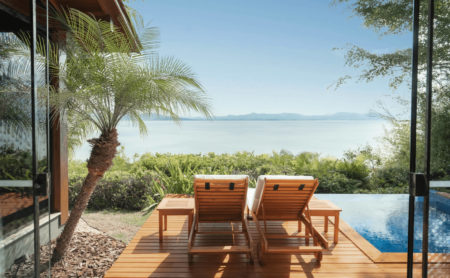 destino de babymoon em Santa Catarina com vista para o mar e piscina ideal para relaxar durante a gestação
